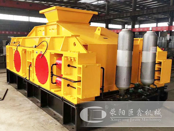 大型液壓輥式制砂機